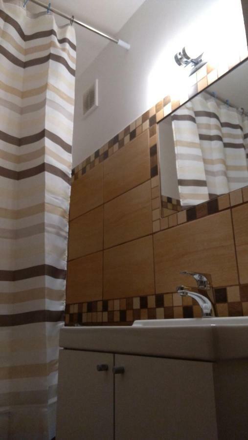 מישקולץ Gesztenyes Apartman מראה חיצוני תמונה
