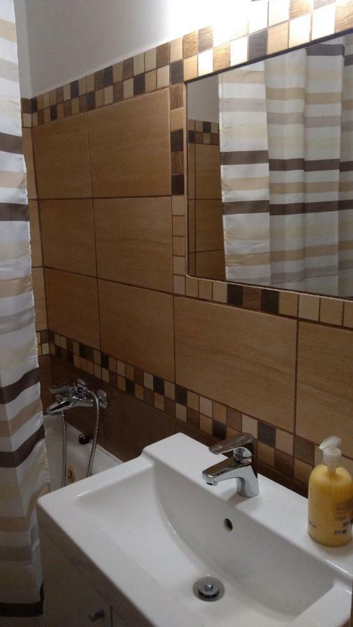 מישקולץ Gesztenyes Apartman מראה חיצוני תמונה