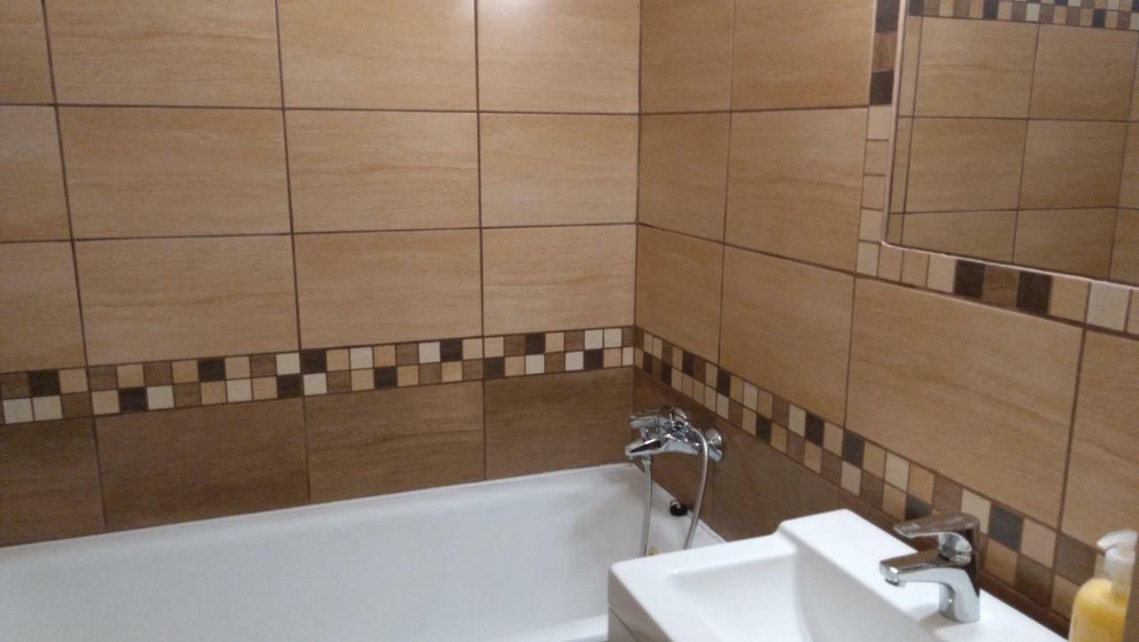 מישקולץ Gesztenyes Apartman מראה חיצוני תמונה