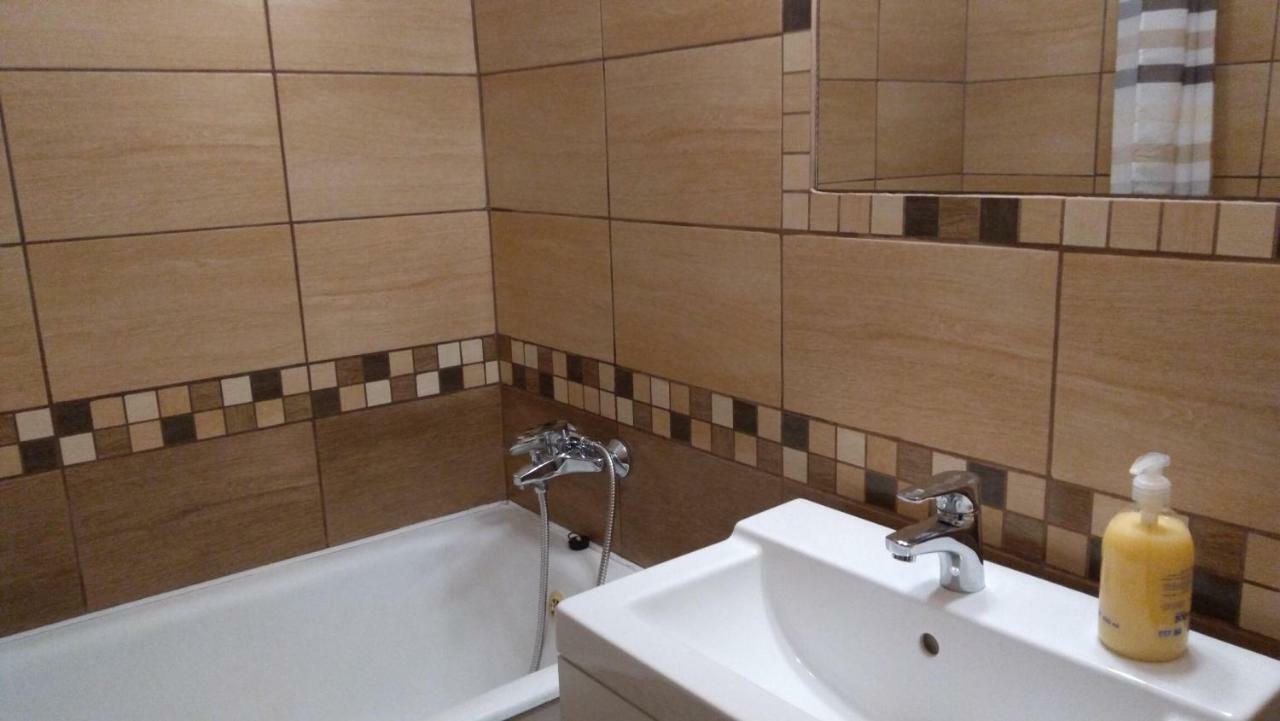 מישקולץ Gesztenyes Apartman מראה חיצוני תמונה