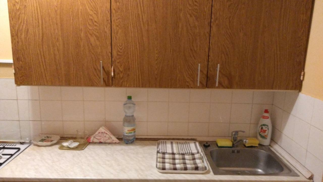 מישקולץ Gesztenyes Apartman מראה חיצוני תמונה