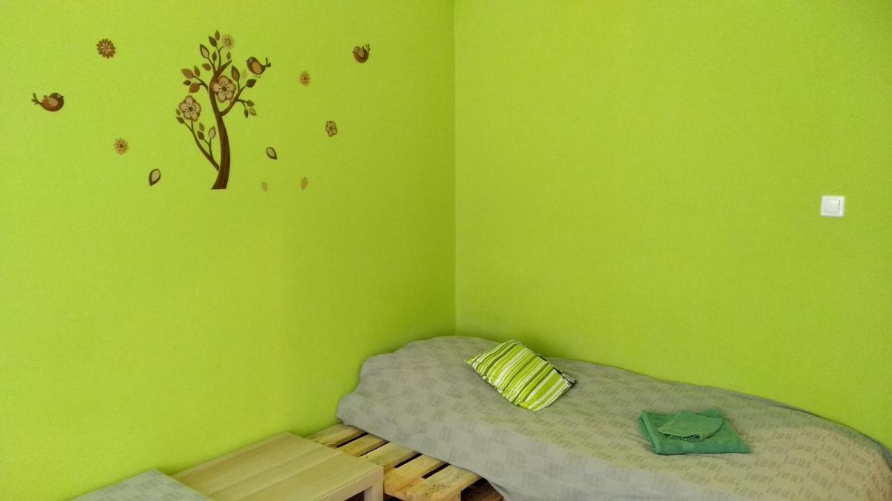 מישקולץ Gesztenyes Apartman מראה חיצוני תמונה