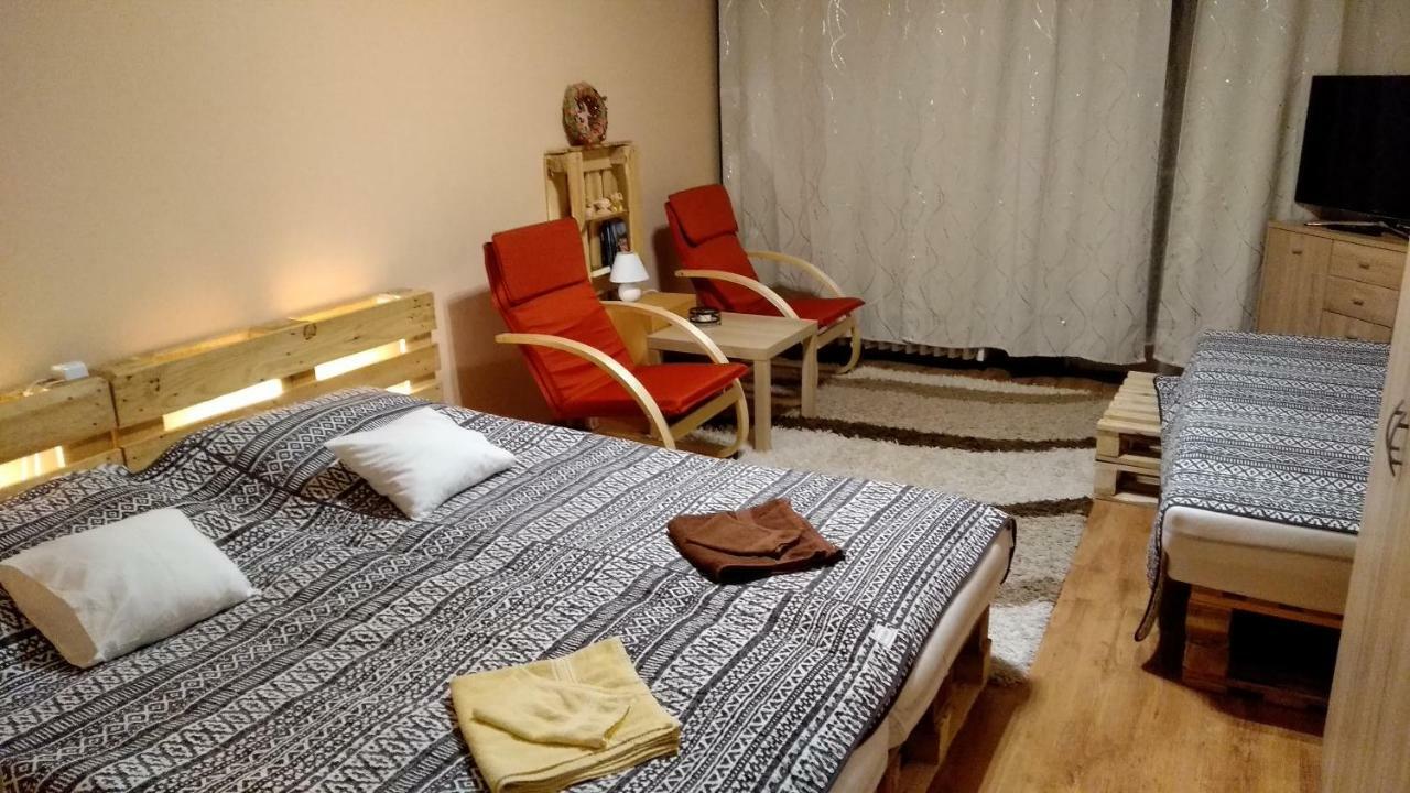 מישקולץ Gesztenyes Apartman מראה חיצוני תמונה