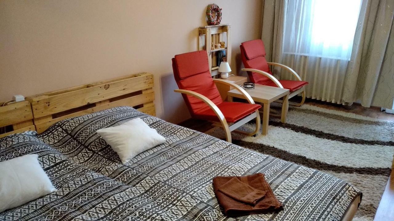 מישקולץ Gesztenyes Apartman מראה חיצוני תמונה