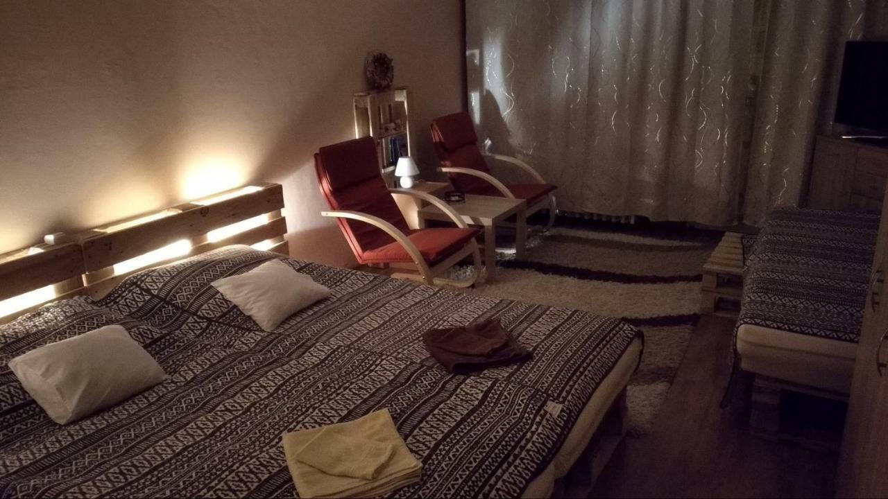 מישקולץ Gesztenyes Apartman מראה חיצוני תמונה