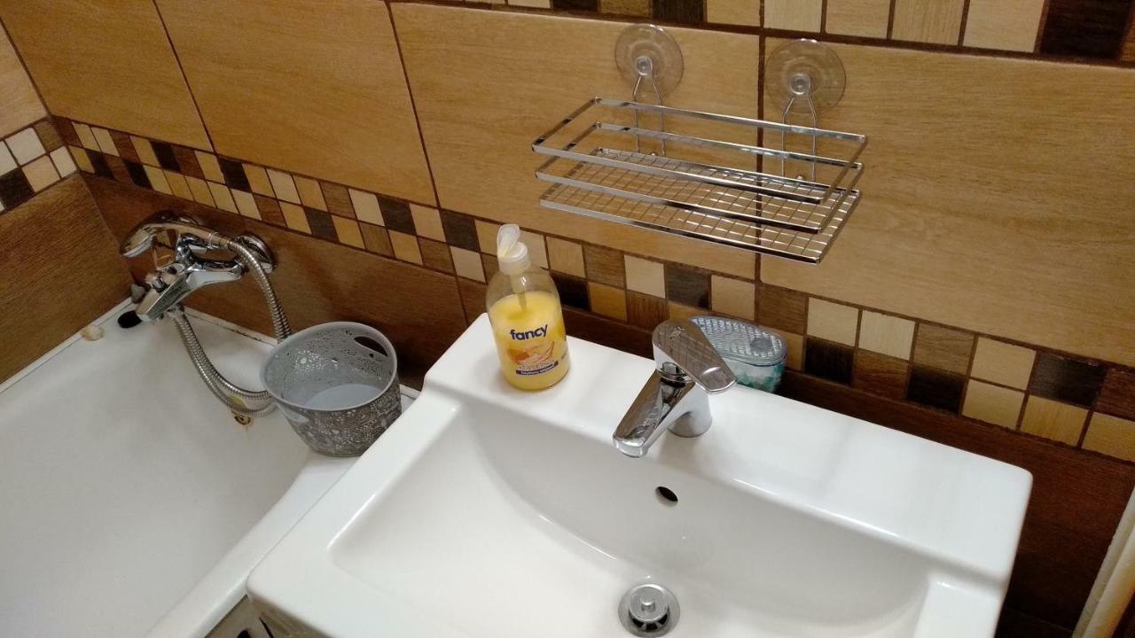 מישקולץ Gesztenyes Apartman מראה חיצוני תמונה
